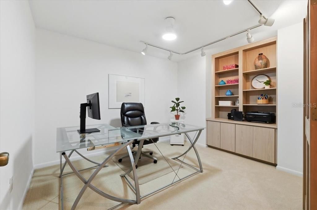 For Sale: $325,000 (3 beds, 2 baths, 3261 Square Feet)