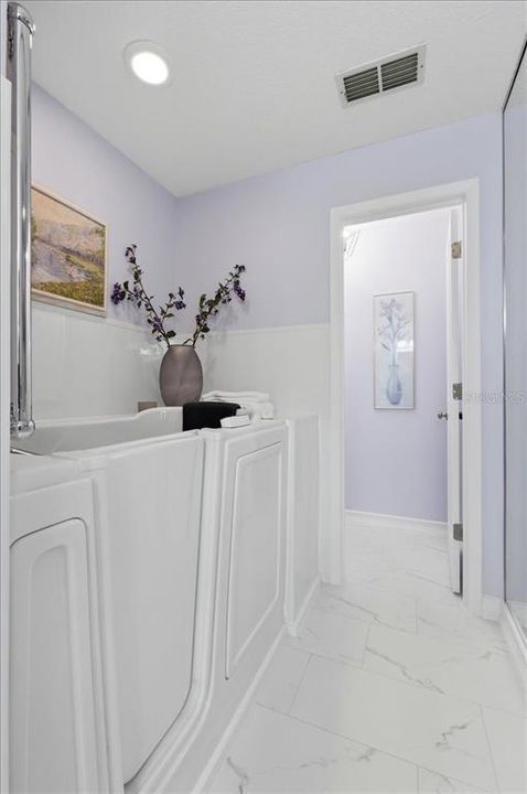 For Sale: $325,000 (3 beds, 2 baths, 3261 Square Feet)