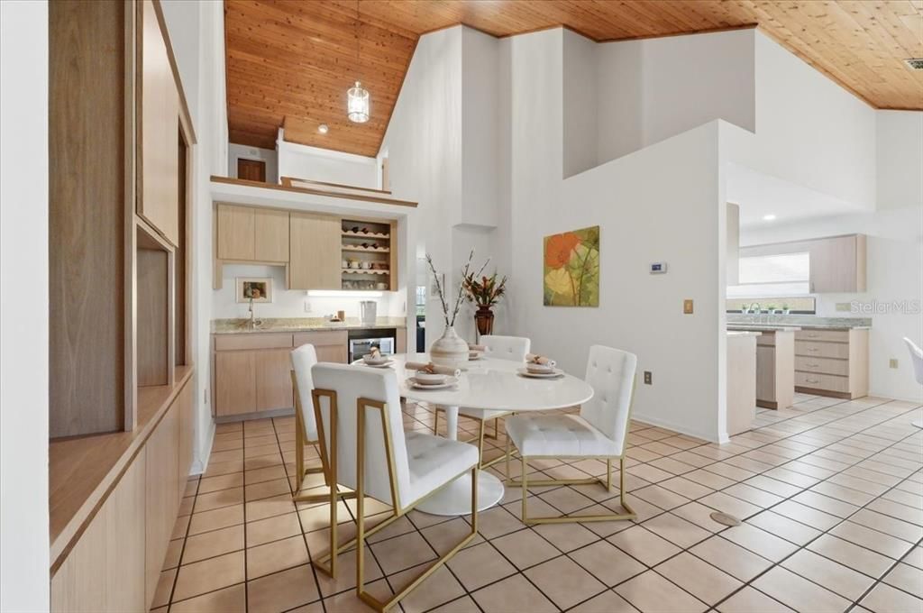 For Sale: $325,000 (3 beds, 2 baths, 3261 Square Feet)