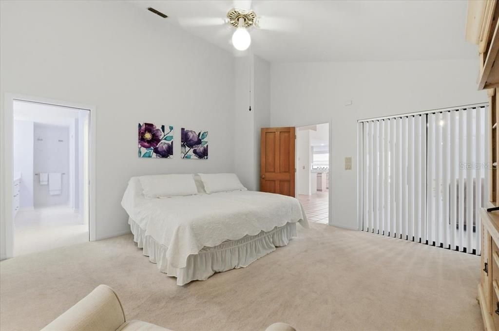 For Sale: $325,000 (3 beds, 2 baths, 3261 Square Feet)