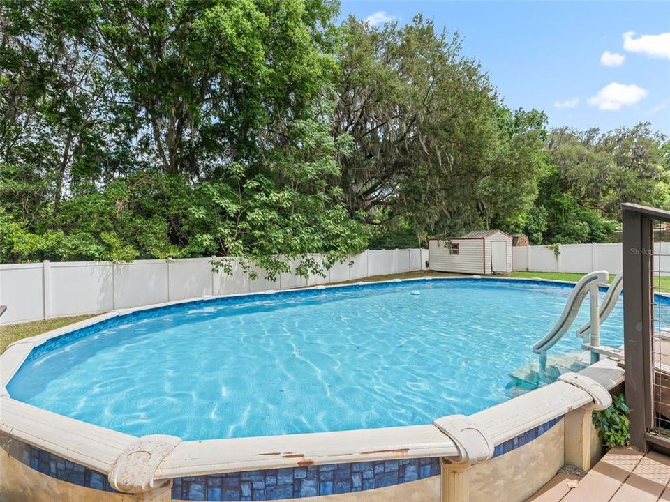 Active With Contract: $229,900 (3 beds, 2 baths, 1579 Square Feet)