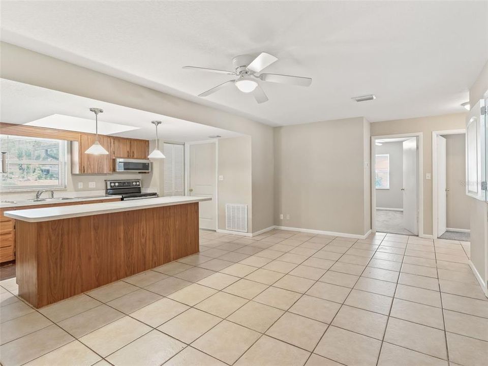 Active With Contract: $229,900 (3 beds, 2 baths, 1579 Square Feet)