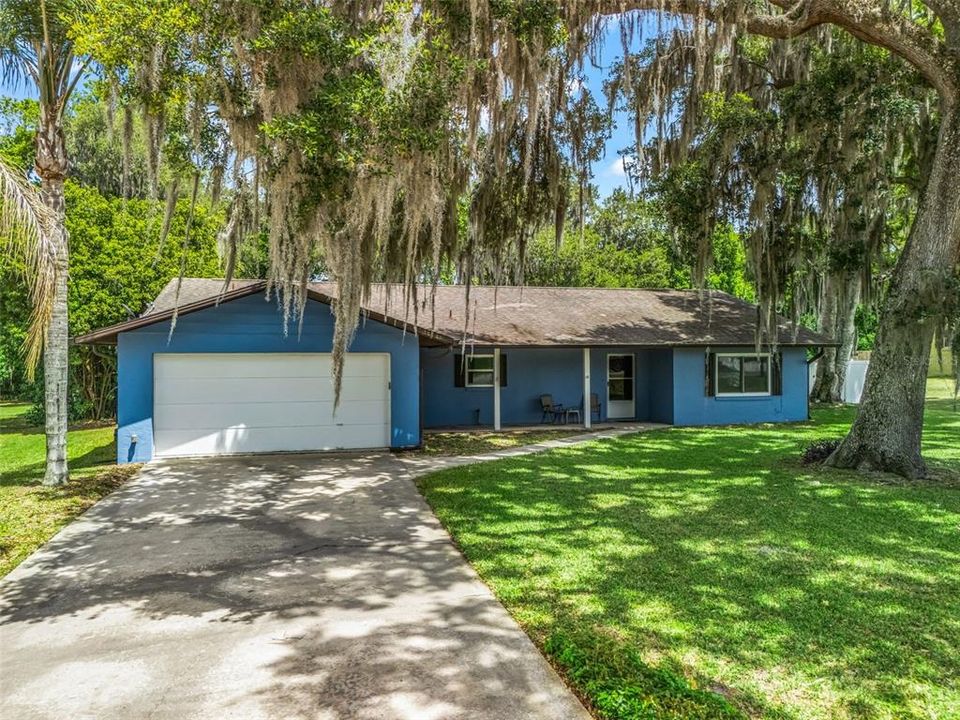Active With Contract: $229,900 (3 beds, 2 baths, 1579 Square Feet)