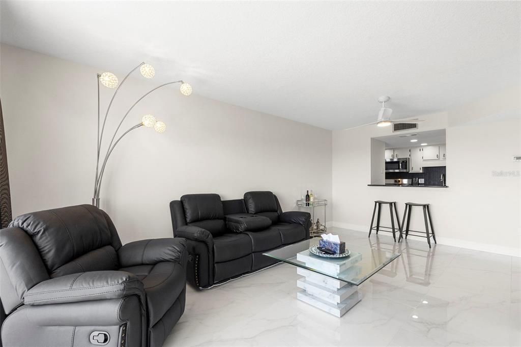 En Venta: $314,900 (1 camas, 1 baños, 680 Pies cuadrados)