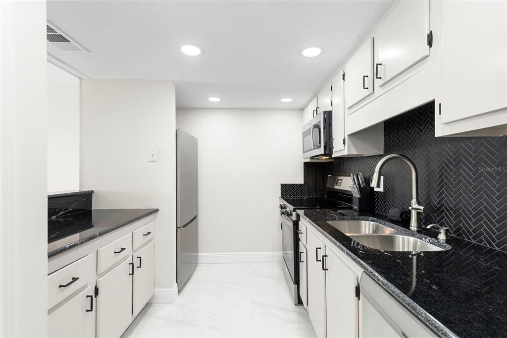 En Venta: $314,900 (1 camas, 1 baños, 680 Pies cuadrados)