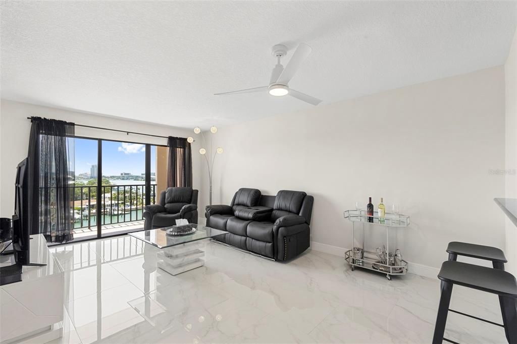 En Venta: $314,900 (1 camas, 1 baños, 680 Pies cuadrados)