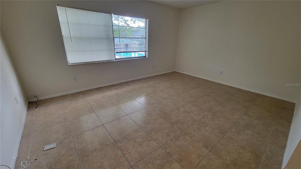 Activo con contrato: $1,149 (2 camas, 1 baños, 761 Pies cuadrados)