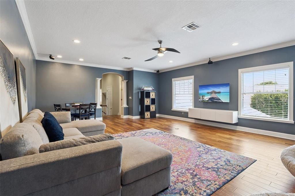 For Sale: $1,999,900 (5 beds, 4 baths, 5922 Square Feet)