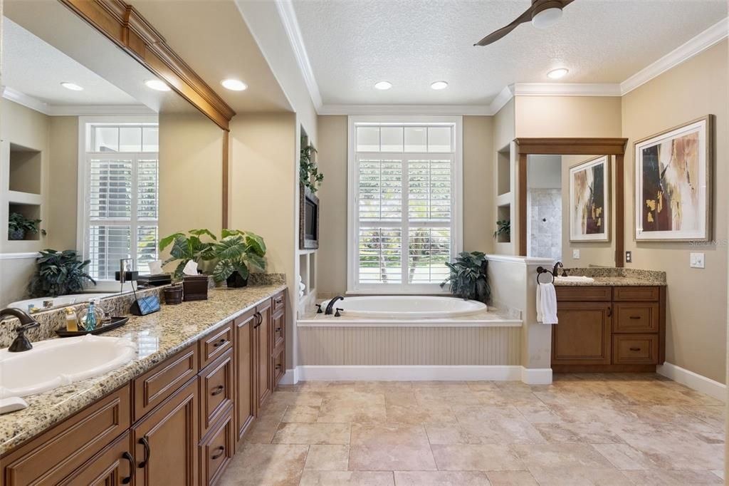 For Sale: $1,999,900 (5 beds, 4 baths, 5922 Square Feet)