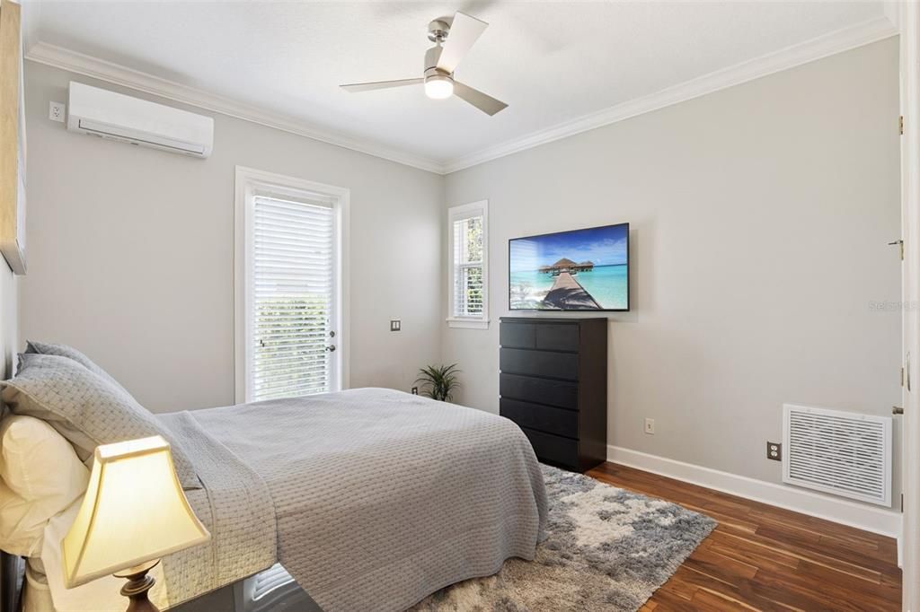 For Sale: $1,999,900 (5 beds, 4 baths, 5922 Square Feet)
