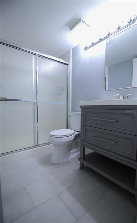 На продажу: $164,998 (2 спален, 2 ванн, 979 Квадратных фут)