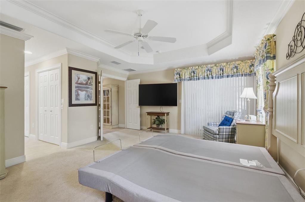 Activo con contrato: $352,000 (3 camas, 2 baños, 1954 Pies cuadrados)