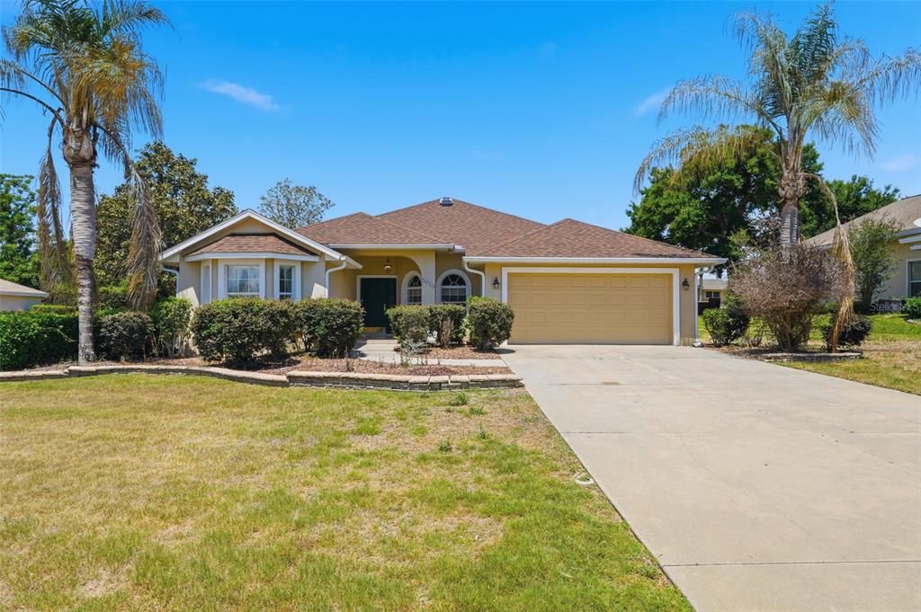 Activo con contrato: $352,000 (3 camas, 2 baños, 1954 Pies cuadrados)