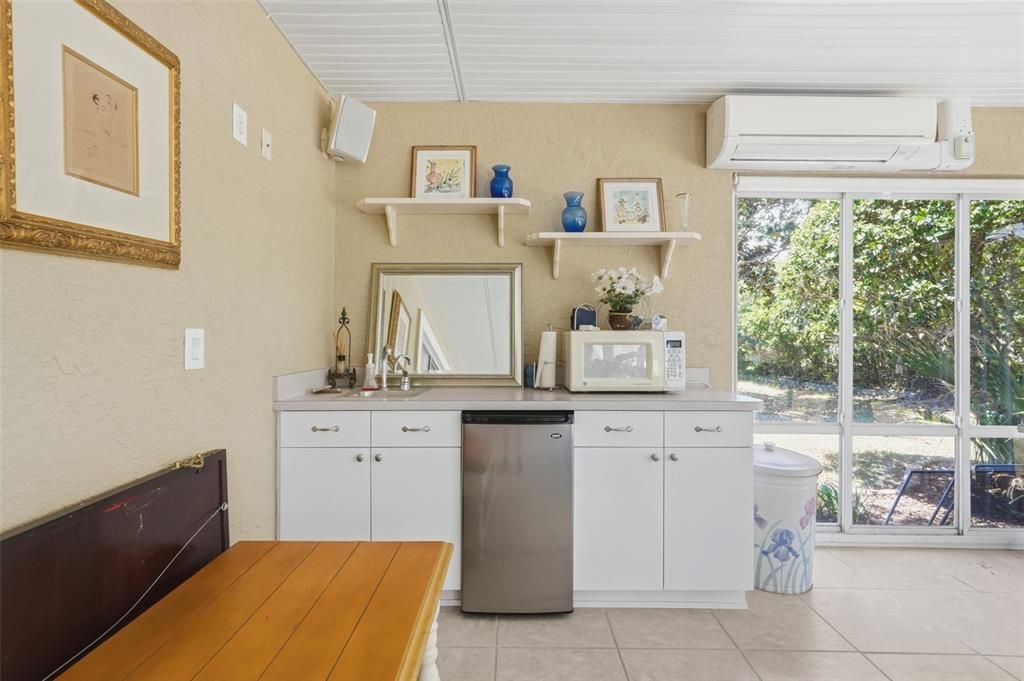 Activo con contrato: $352,000 (3 camas, 2 baños, 1954 Pies cuadrados)