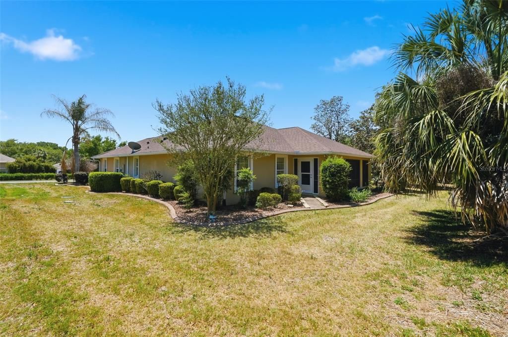 Activo con contrato: $352,000 (3 camas, 2 baños, 1954 Pies cuadrados)