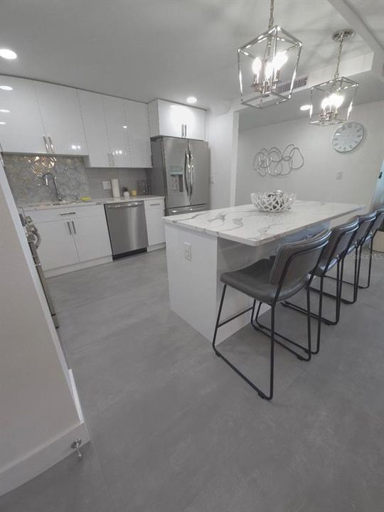 На продажу: $749,900 (2 спален, 2 ванн, 1409 Квадратных фут)