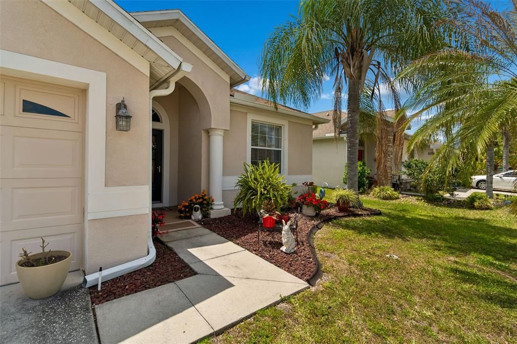 Active With Contract: $299,000 (3 beds, 2 baths, 1614 Square Feet)