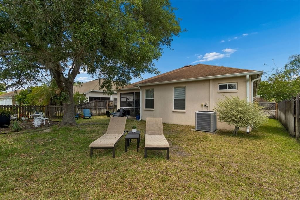 Active With Contract: $299,000 (3 beds, 2 baths, 1614 Square Feet)