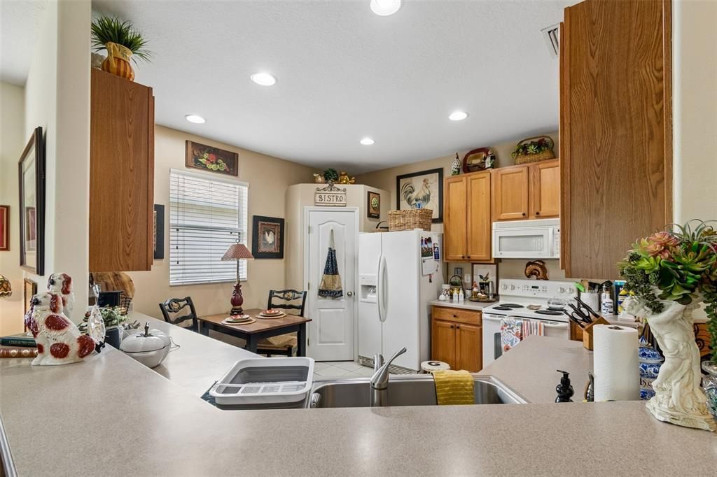 Active With Contract: $299,000 (3 beds, 2 baths, 1614 Square Feet)
