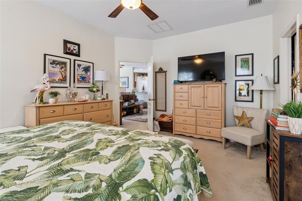 Active With Contract: $299,000 (3 beds, 2 baths, 1614 Square Feet)