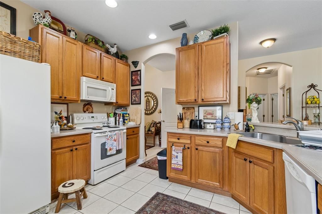Active With Contract: $299,000 (3 beds, 2 baths, 1614 Square Feet)