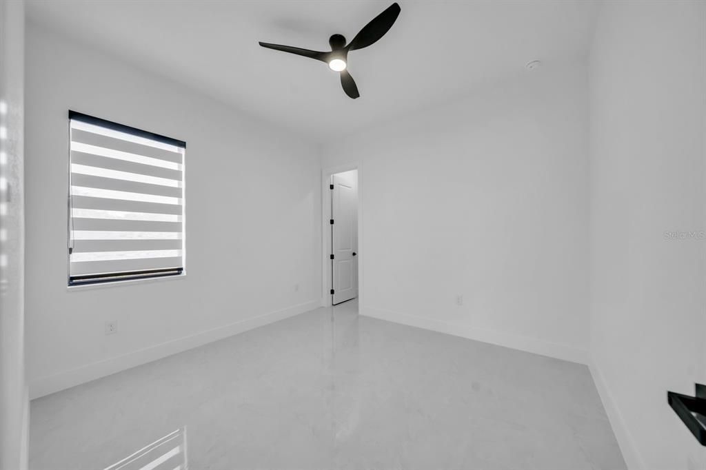 На продажу: $374,900 (3 спален, 2 ванн, 1650 Квадратных фут)