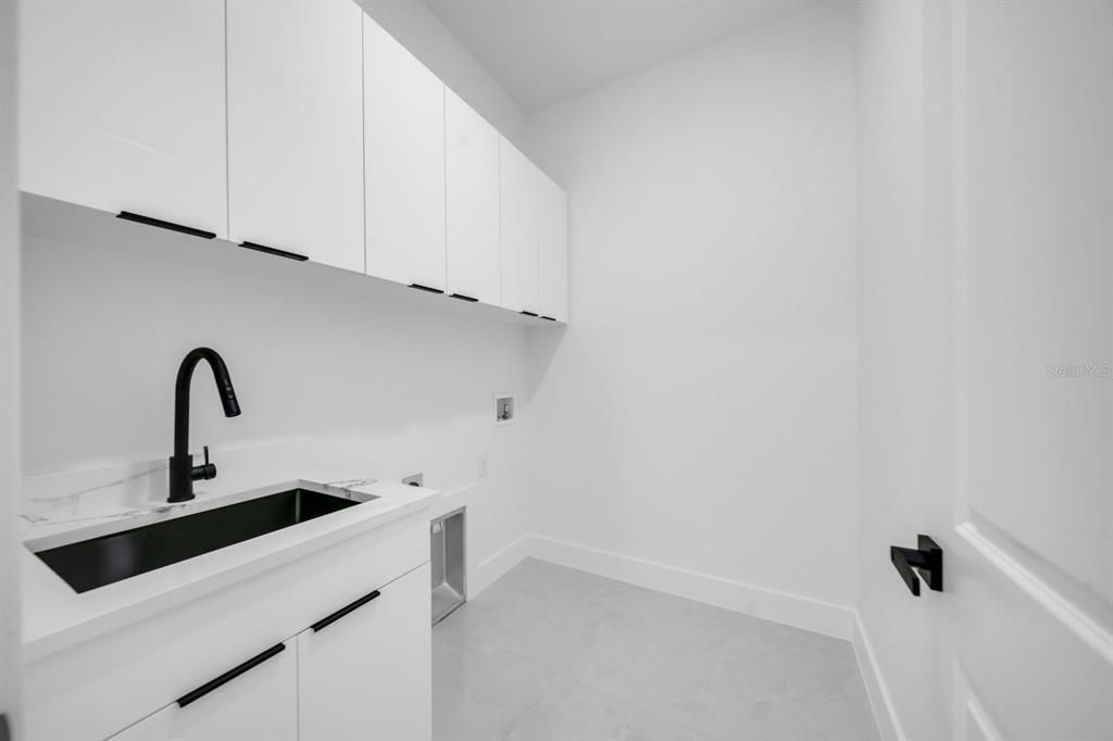 На продажу: $374,900 (3 спален, 2 ванн, 1650 Квадратных фут)