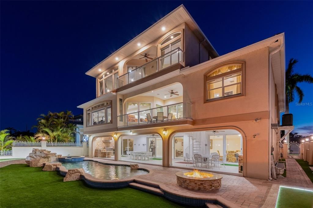 En Venta: $5,495,000 (5 camas, 5 baños, 5268 Pies cuadrados)