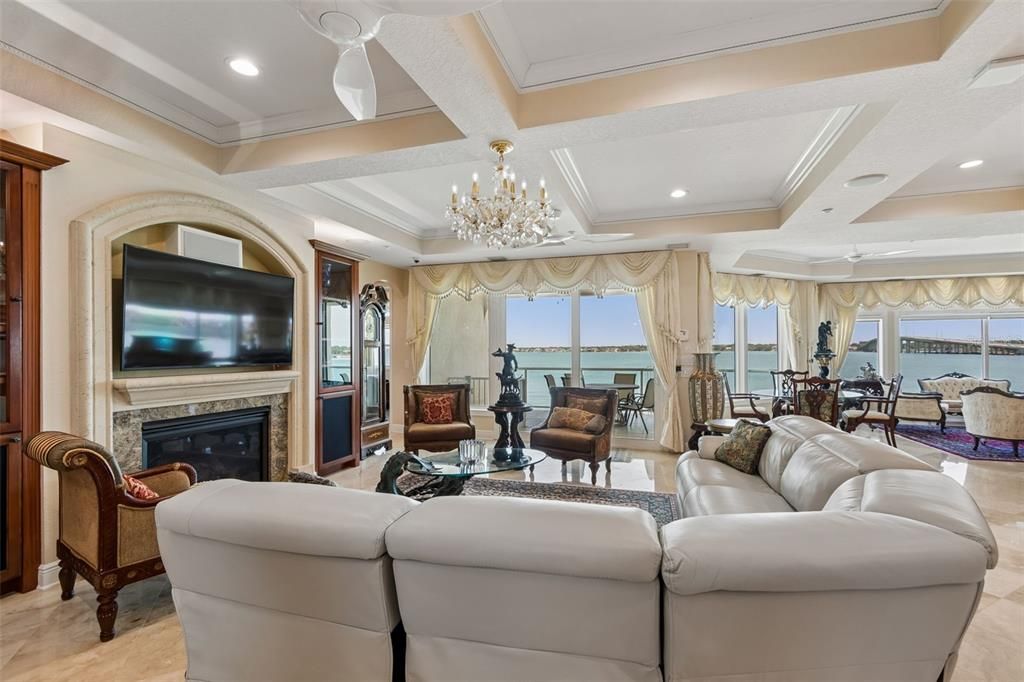 En Venta: $5,495,000 (5 camas, 5 baños, 5268 Pies cuadrados)
