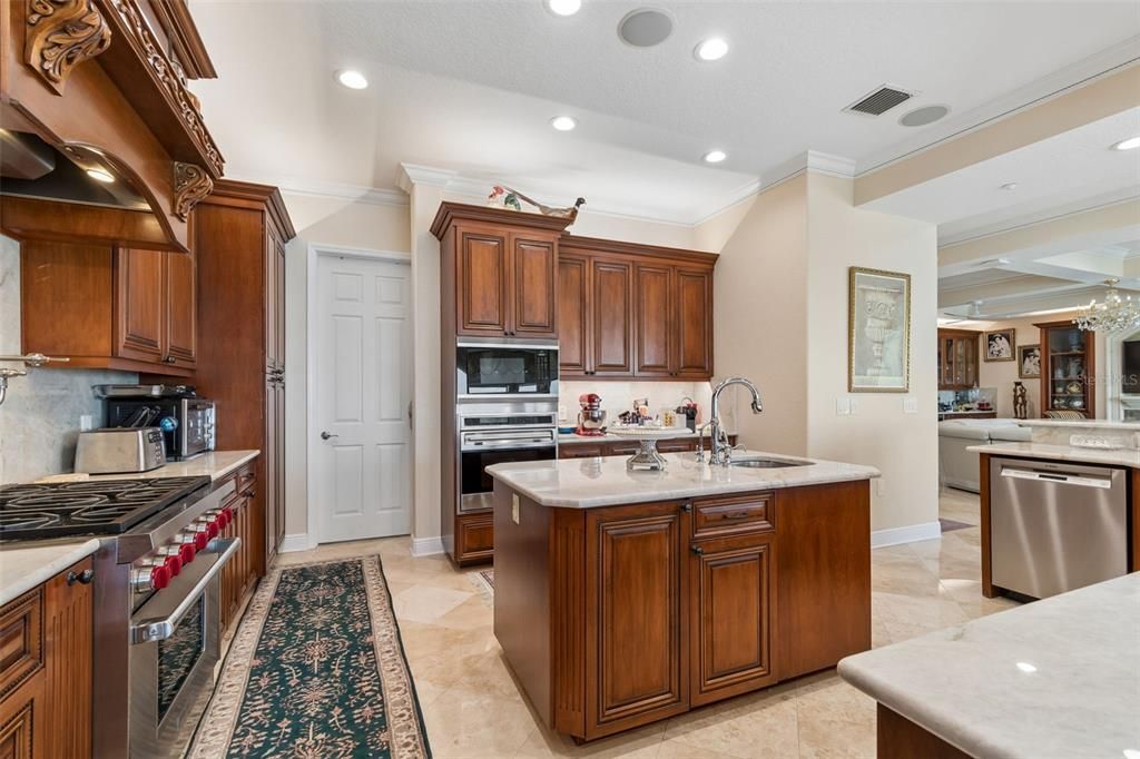 En Venta: $5,495,000 (5 camas, 5 baños, 5268 Pies cuadrados)
