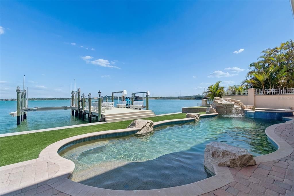 En Venta: $5,495,000 (5 camas, 5 baños, 5268 Pies cuadrados)