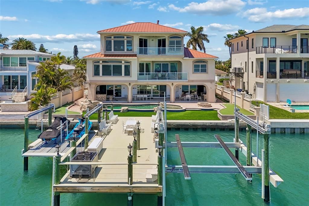 En Venta: $5,495,000 (5 camas, 5 baños, 5268 Pies cuadrados)