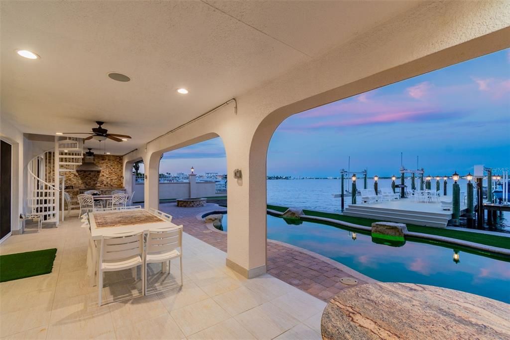 En Venta: $5,495,000 (5 camas, 5 baños, 5268 Pies cuadrados)
