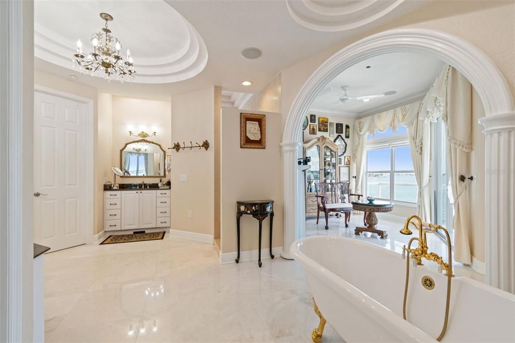 En Venta: $5,495,000 (5 camas, 5 baños, 5268 Pies cuadrados)