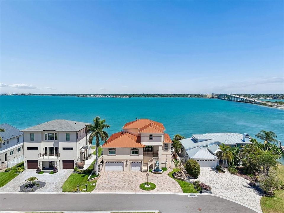 En Venta: $5,495,000 (5 camas, 5 baños, 5268 Pies cuadrados)