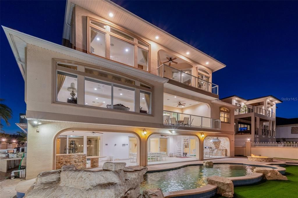 En Venta: $5,495,000 (5 camas, 5 baños, 5268 Pies cuadrados)