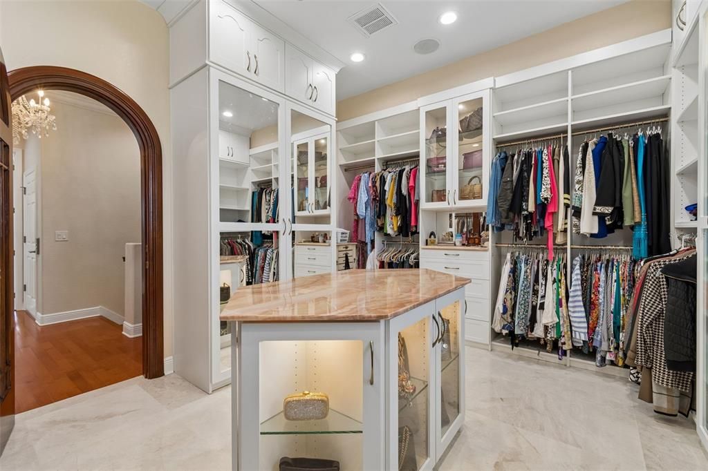 En Venta: $5,495,000 (5 camas, 5 baños, 5268 Pies cuadrados)