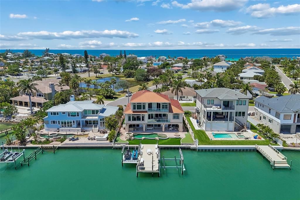 En Venta: $5,495,000 (5 camas, 5 baños, 5268 Pies cuadrados)