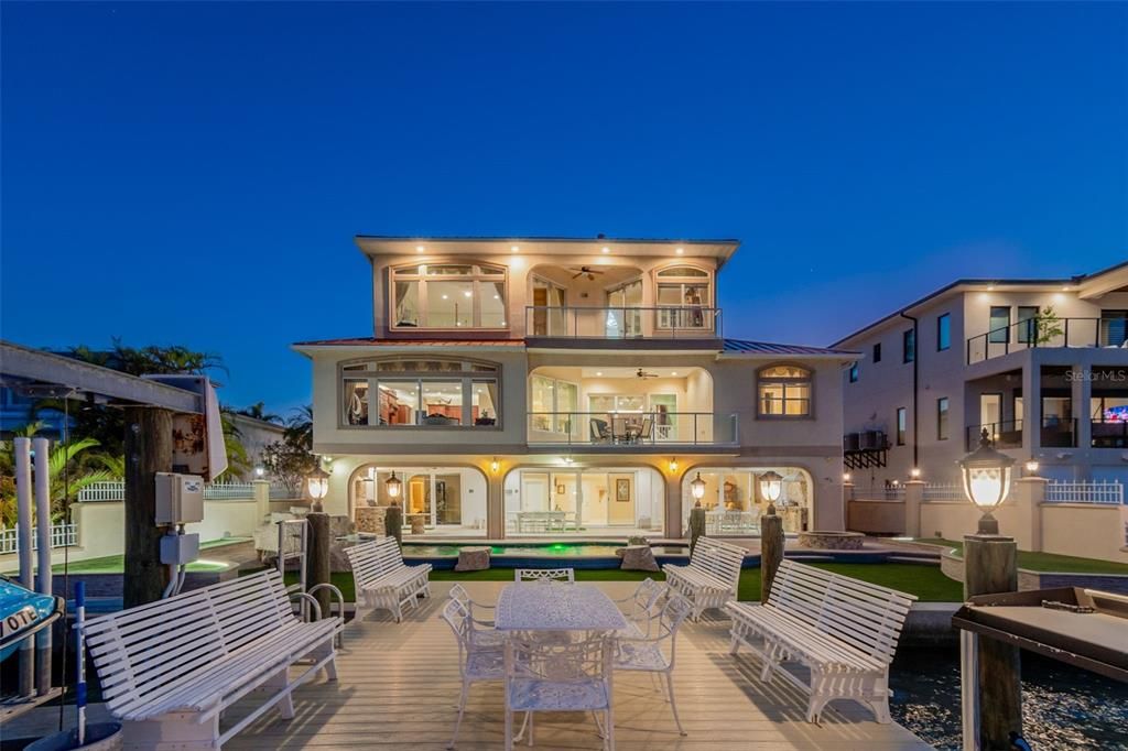 En Venta: $5,495,000 (5 camas, 5 baños, 5268 Pies cuadrados)