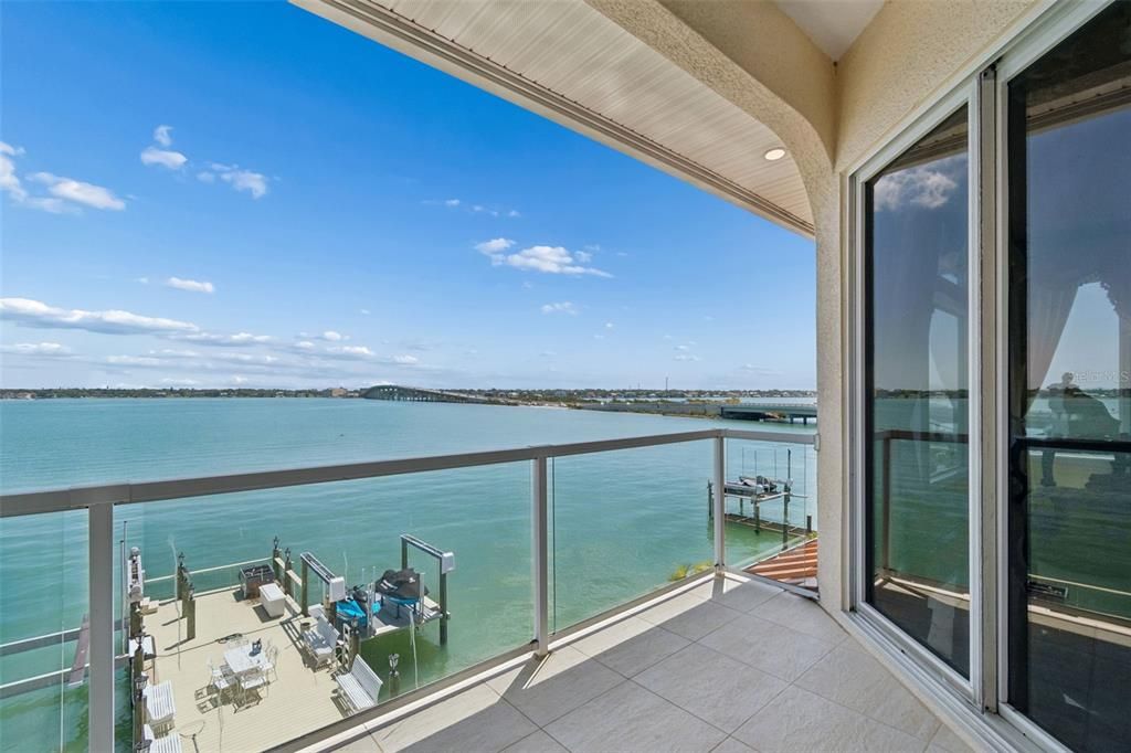 En Venta: $5,495,000 (5 camas, 5 baños, 5268 Pies cuadrados)
