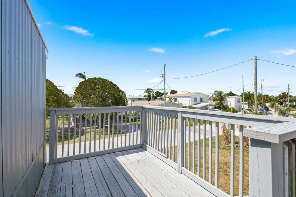Active With Contract: $185,000 (2 beds, 1 baths, 644 Square Feet)