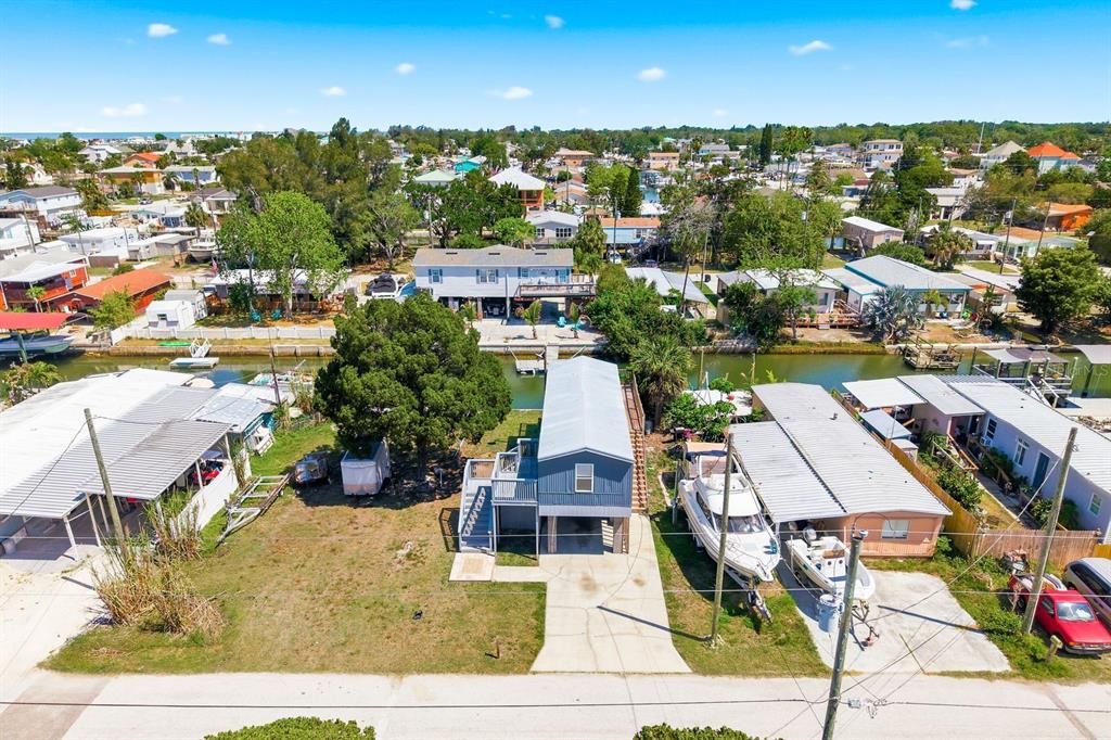 Active With Contract: $185,000 (2 beds, 1 baths, 644 Square Feet)