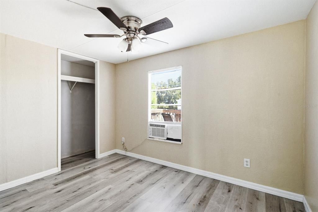 Active With Contract: $185,000 (2 beds, 1 baths, 644 Square Feet)