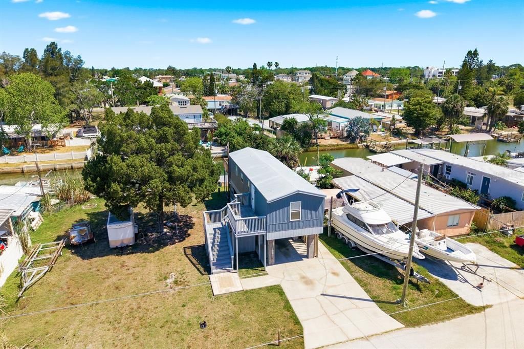 Active With Contract: $185,000 (2 beds, 1 baths, 644 Square Feet)