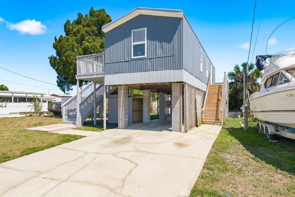 Active With Contract: $185,000 (2 beds, 1 baths, 644 Square Feet)