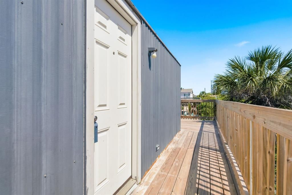 Active With Contract: $185,000 (2 beds, 1 baths, 644 Square Feet)
