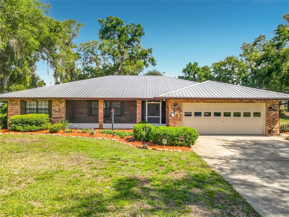 For Sale: $429,000 (3 beds, 2 baths, 1985 Square Feet)