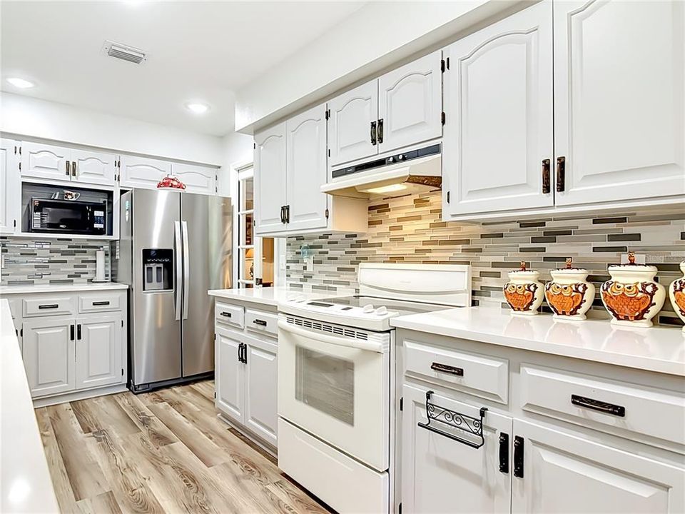 For Sale: $429,000 (3 beds, 2 baths, 1985 Square Feet)