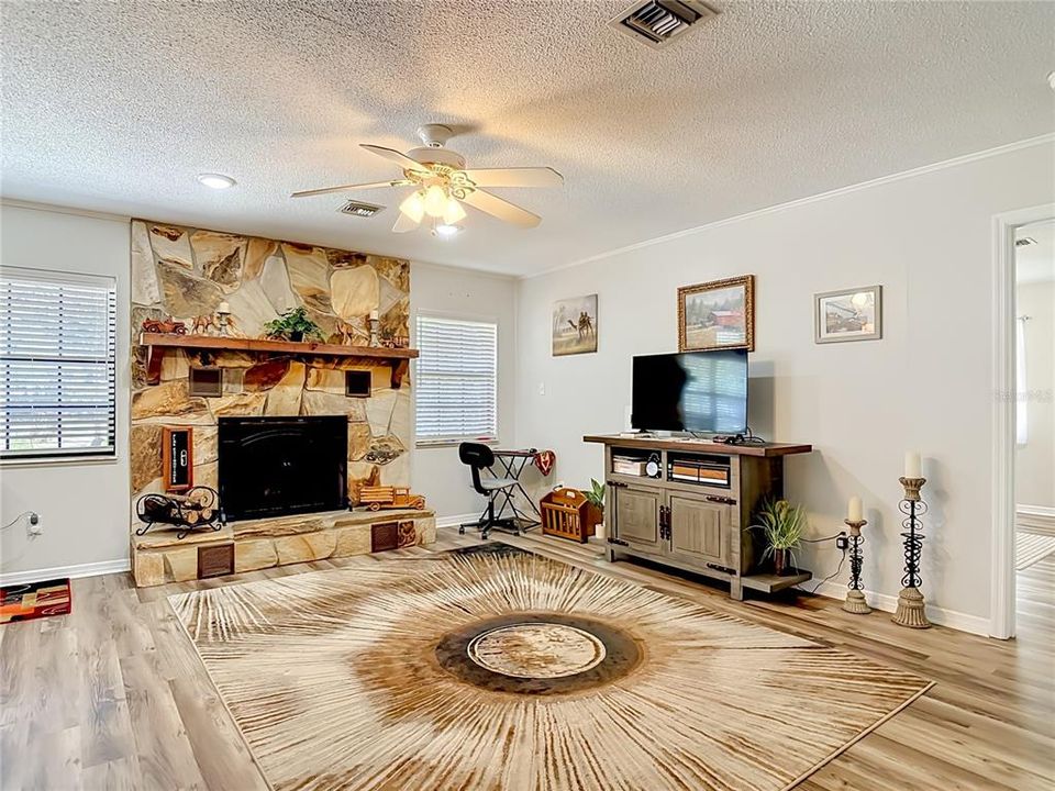 For Sale: $429,000 (3 beds, 2 baths, 1985 Square Feet)