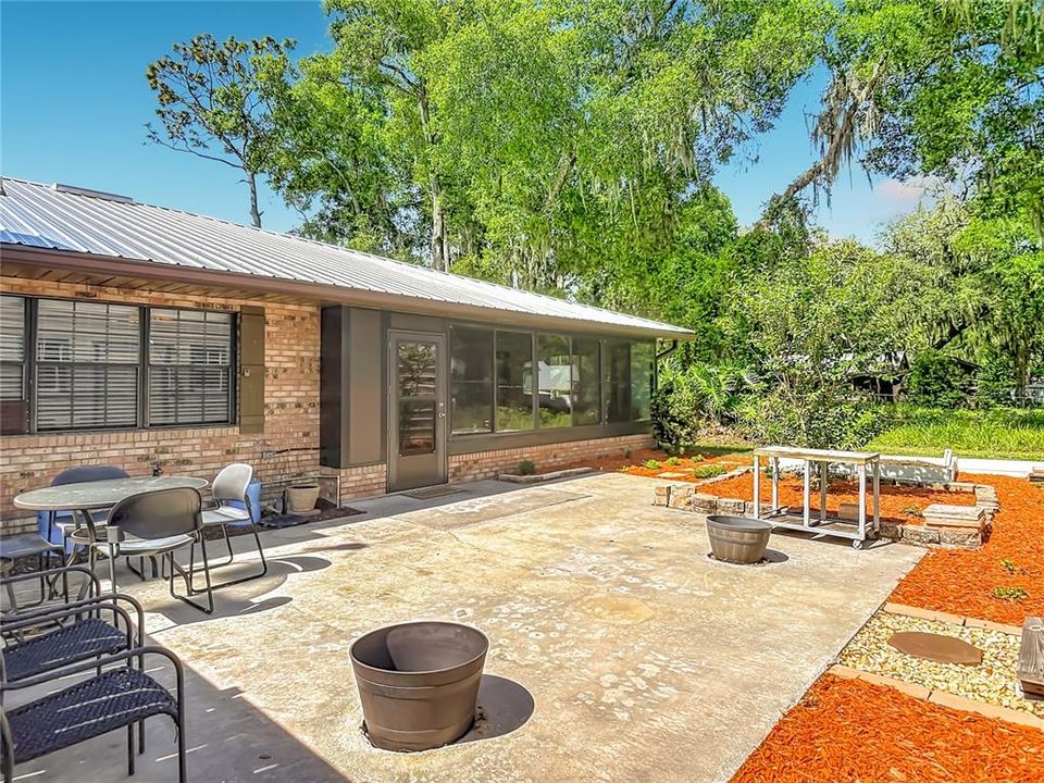 For Sale: $429,000 (3 beds, 2 baths, 1985 Square Feet)